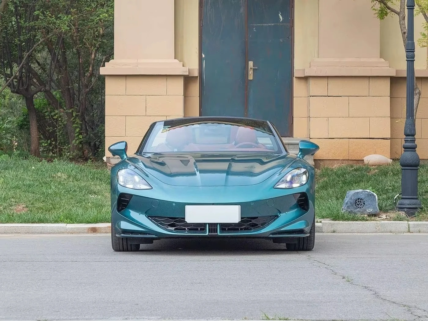 2025 2026  MG Cyberster Supercar New Energy Vehicle 2-Door Sports Convertible EV Car 580km 520km Range 2 Seats Soft  LHD view 5