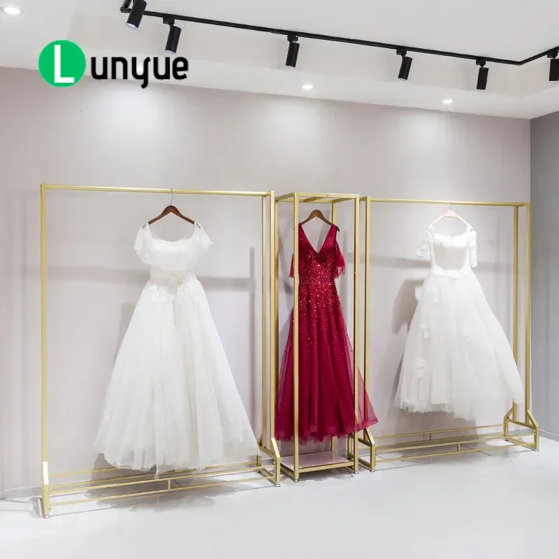 Gold Floor to Ceiling Dress Hanger Wrought Iron Wedding Cheongsam Display Rack High End Studio Clothing Stand for Shop