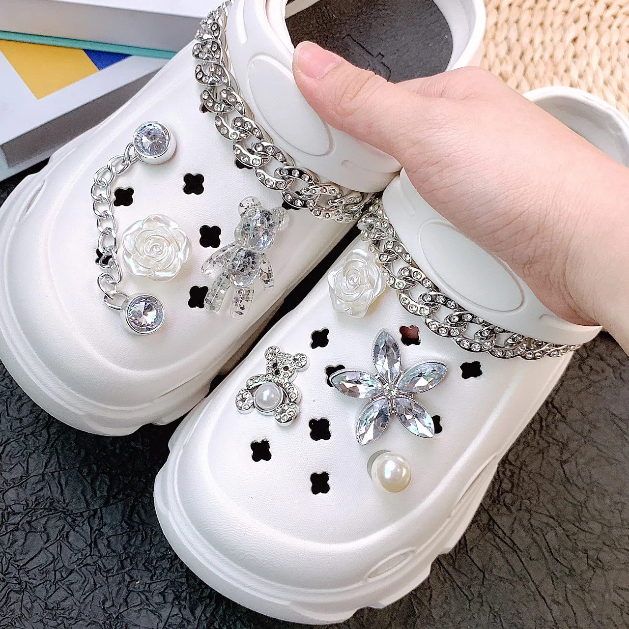 

New Shoe Accessories, 7/9Pcs Double Bear Rose Flower Set and Other Exquisite Shoe Decoration Accessories, the Ornaments Can Be Used as Gifts