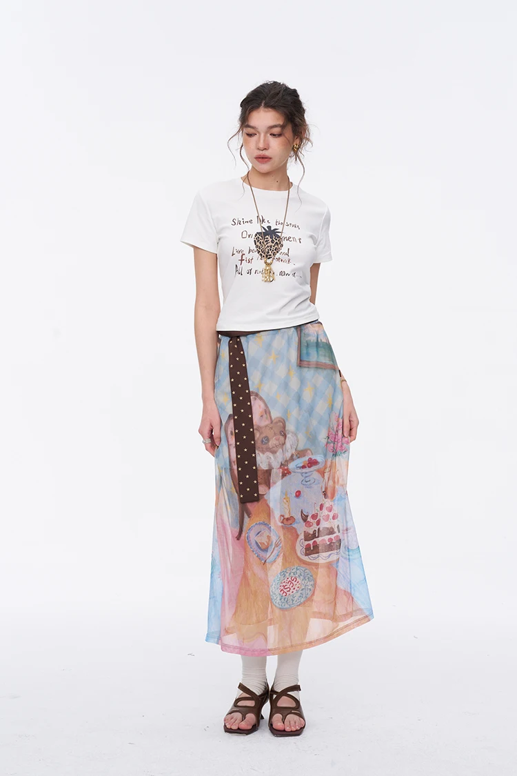 ELFSACK Women's Sweet Short Sleeve Graphic Tee with Cute Print, T-Shirt with Multiple Color Options, Loose Casual Autumn Top
