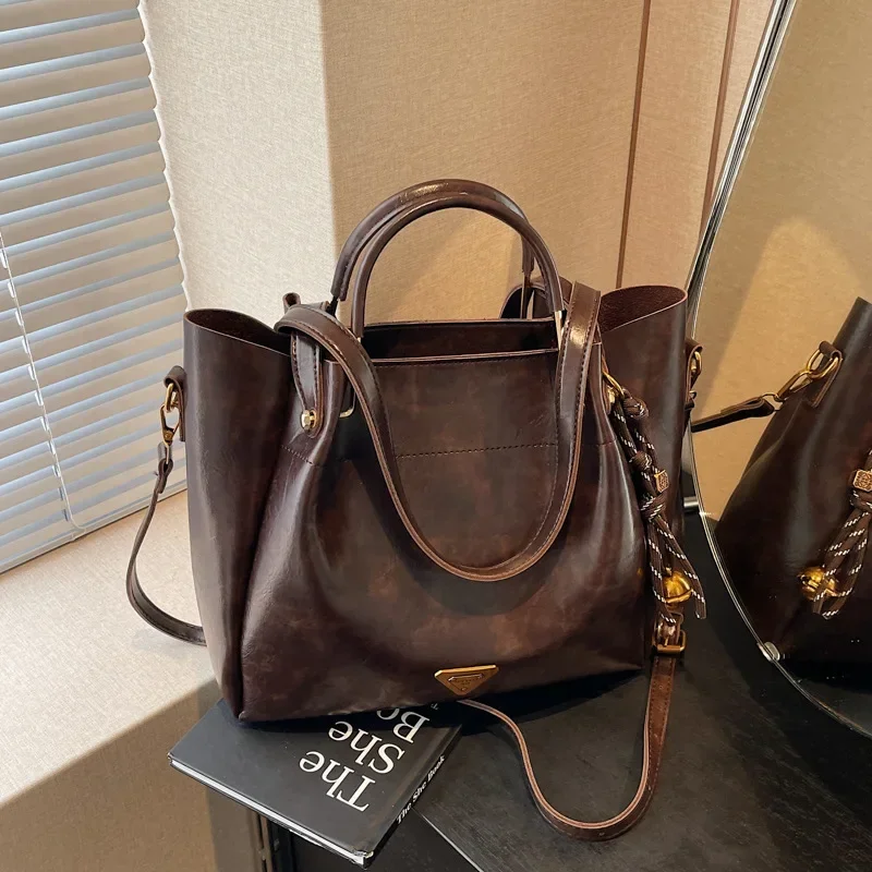 

2025 New! Women's High-End Texture Tote Bag - Single-Shoulder/Cross-Body/Bucket Style | Versatile Design