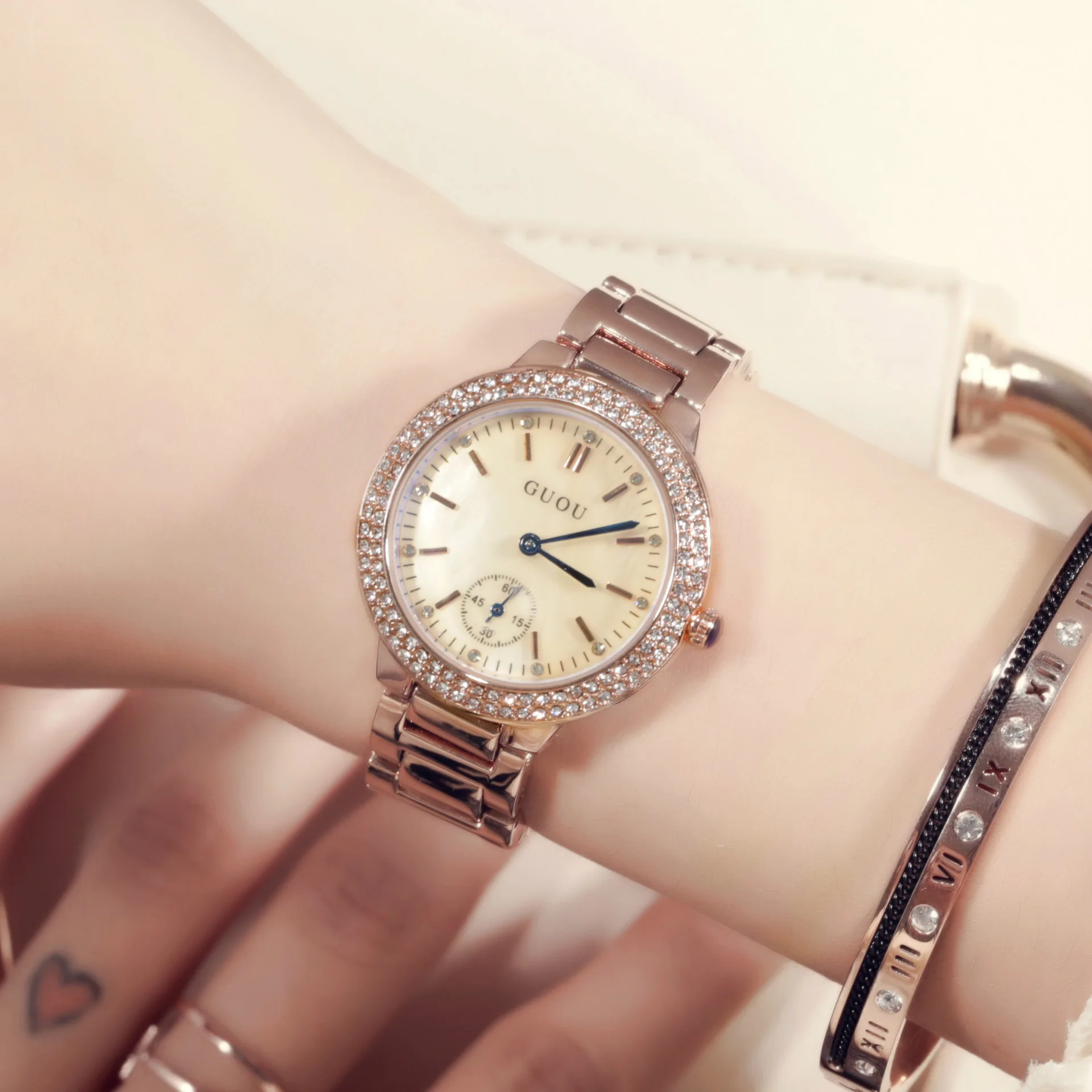 Women'S Stainless Steel Strap Quartz Watch, A Trendy And Fashionable Retro Style Watch For Female Students. A Unique Timepiece.