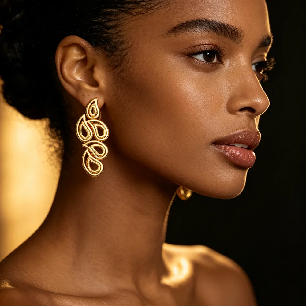 18K vergoldetes hohles Tropfenblatt-Ohrringe- und Ring-Set für Damen, luxuriöse Hochzeits- und Party-Accessoires, Geschenk für die Braut – Detail 3