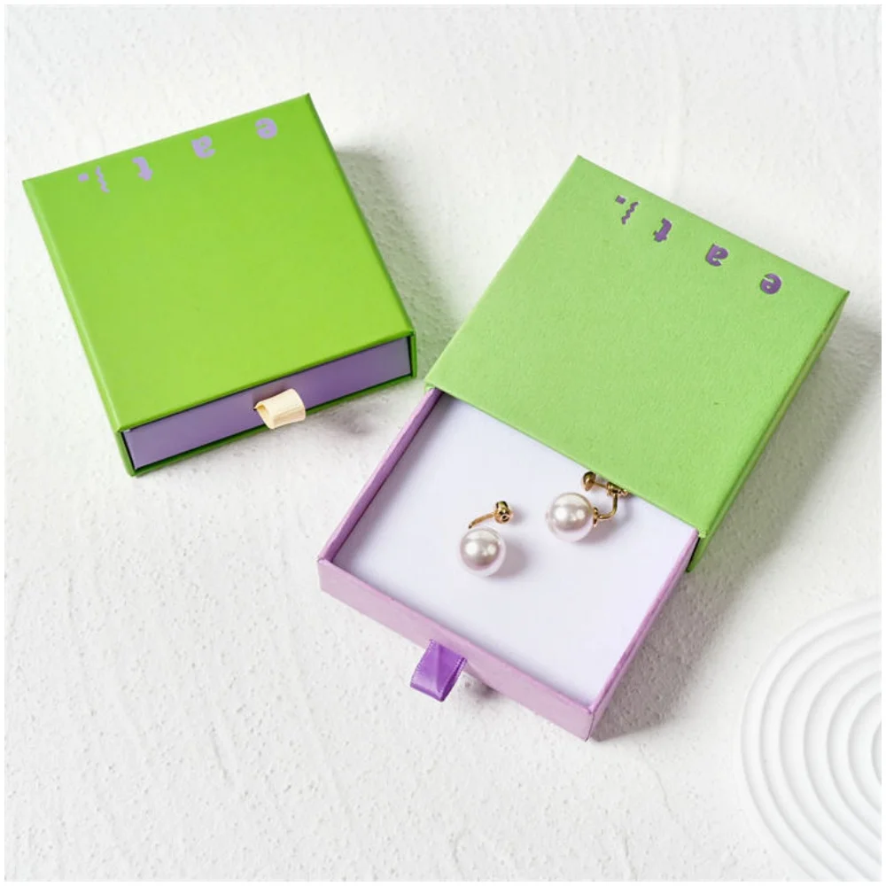 

20 упаковок 7x7x1,7 см, кольца, серьги, подвески, ожерелье, коробки с выдвижными ящиками, индивидуальный логотип, упаковочная коробка для ювелирных изделий для свадьбы, свадебные сувениры, подарок