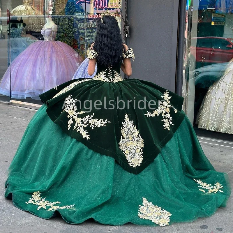 Angelsbride Unique Emerald Green Tiered Ball Gown Quinnceanera Dresses Appliques Evening Party Vestidos De 15 Años Quinceañeras