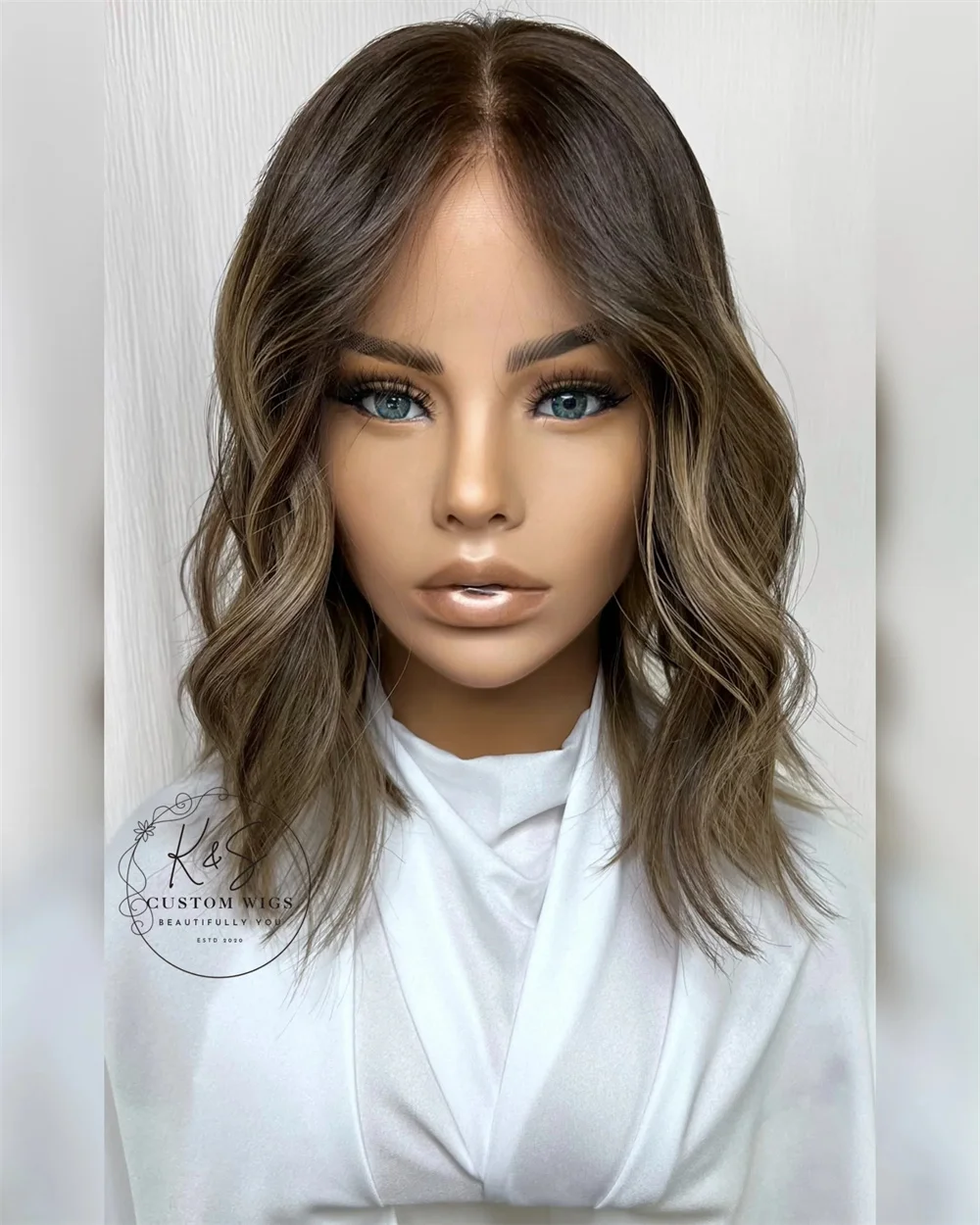 Short Bob Wig for Summer Brown Balayage Blonde Highlights Lace Front Wig 13x4 Synthetic Hair Futura Cosplay Party Wig 12inch