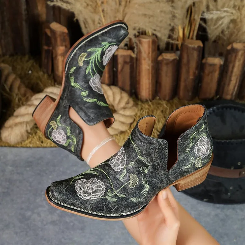 New 2027 Women's Embroidered Short Boots Retro Ethnic Style Western Boots Fashionable Thick Heel Versatile Denim Single Shoes view 3