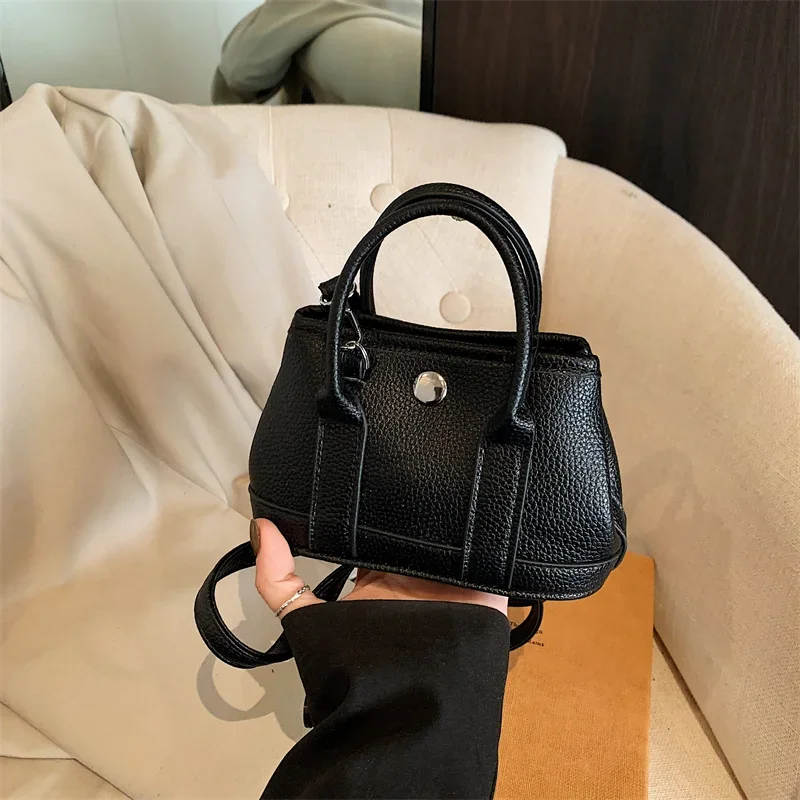

Trendy Fashionable Messenger Bag for Women with Crossbody Function Letter Logo Detail and Solid Color