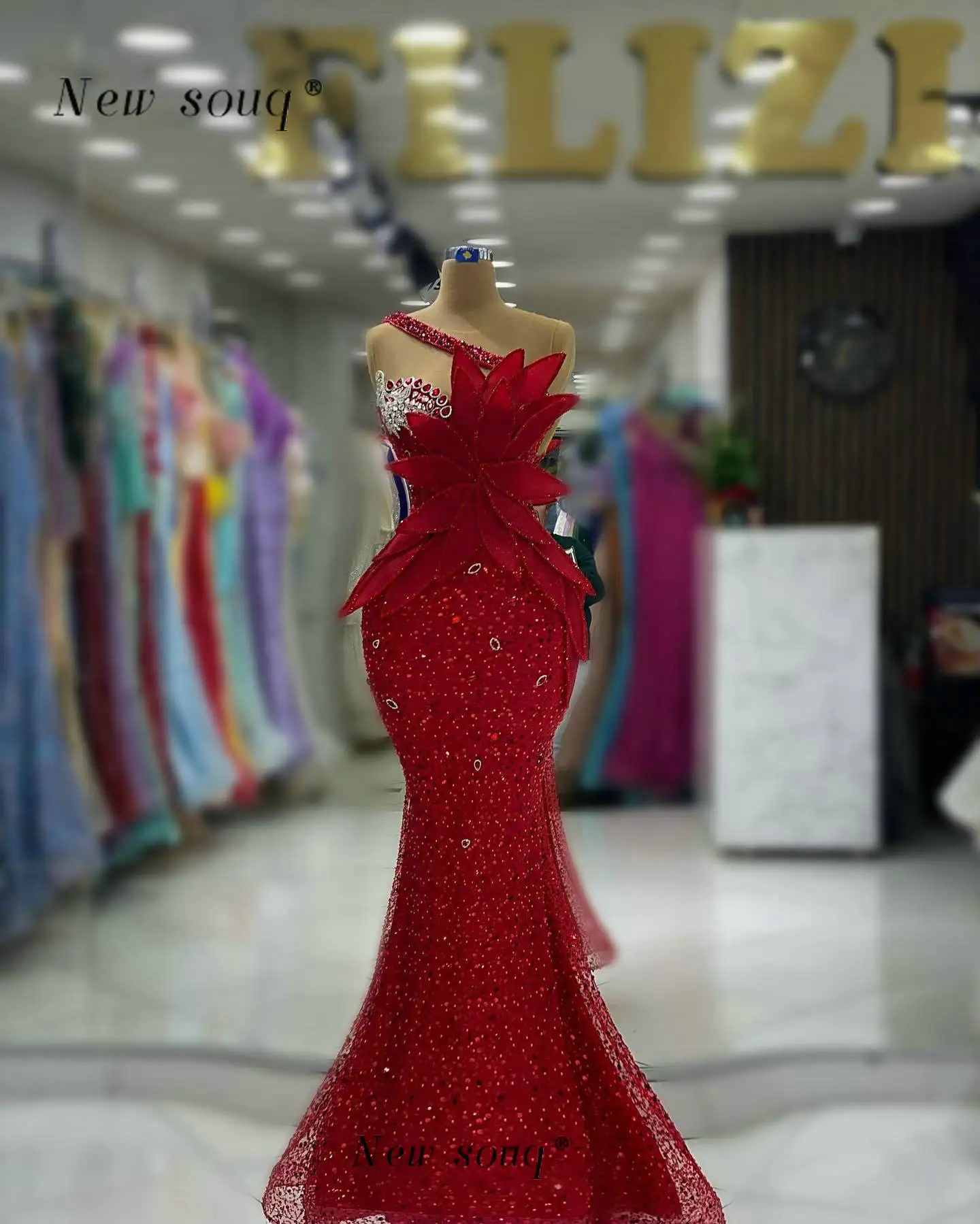 الجديد في فساتين سهرة حورية البحر في دبي باللون الأحمر المتلألئ 2024 بدون أكمام طويلة ثلاثية الأبعاد على شكل أوراق شجر مصممة للحفلات الراقصة لحفلات الزفاف