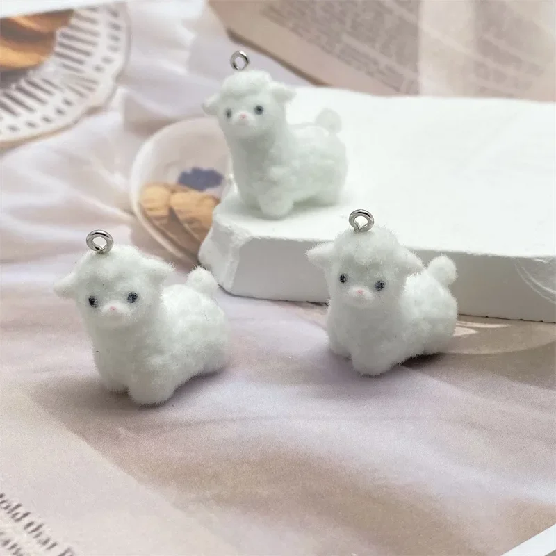 30Pcs 3D Cute Flocked White Small Alpaca Resin Charms Kawaii Animal Doll Pendant For Bag Keychains Earrings Jewelry Making