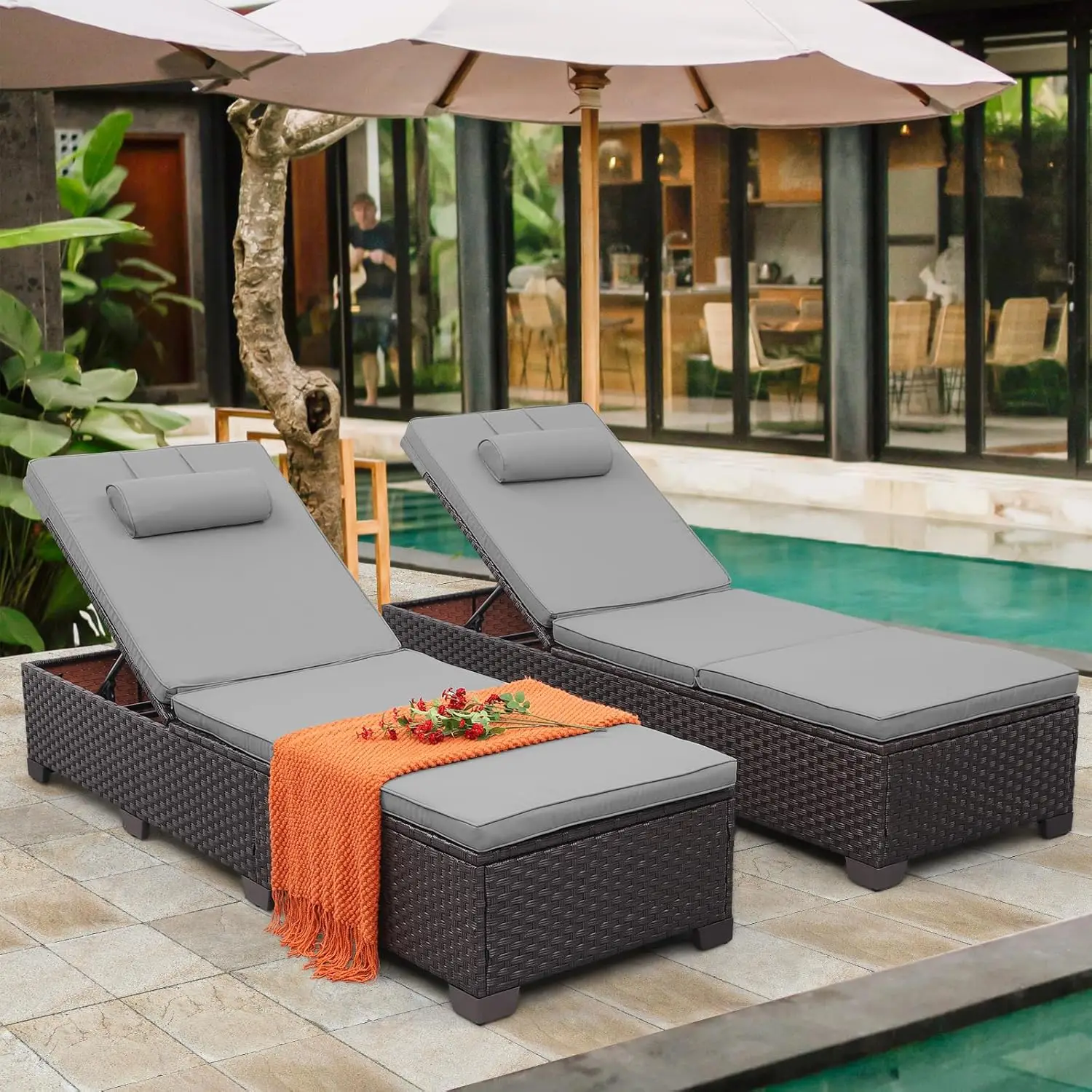 

Brown Wicker Patio Chaise Lounge Chairs Set of 2 Outdoor Chaise Lounge Pool Lounge Chairs Poolside Recliner Chairs with Grey