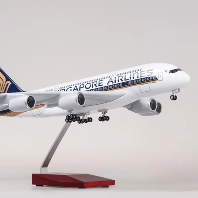 

1/160 Scale 50.5CM Airplane Airbus A380 Singapore Airline Model W Light and Wheel Diecast Resin Plane For Collection Display Toy