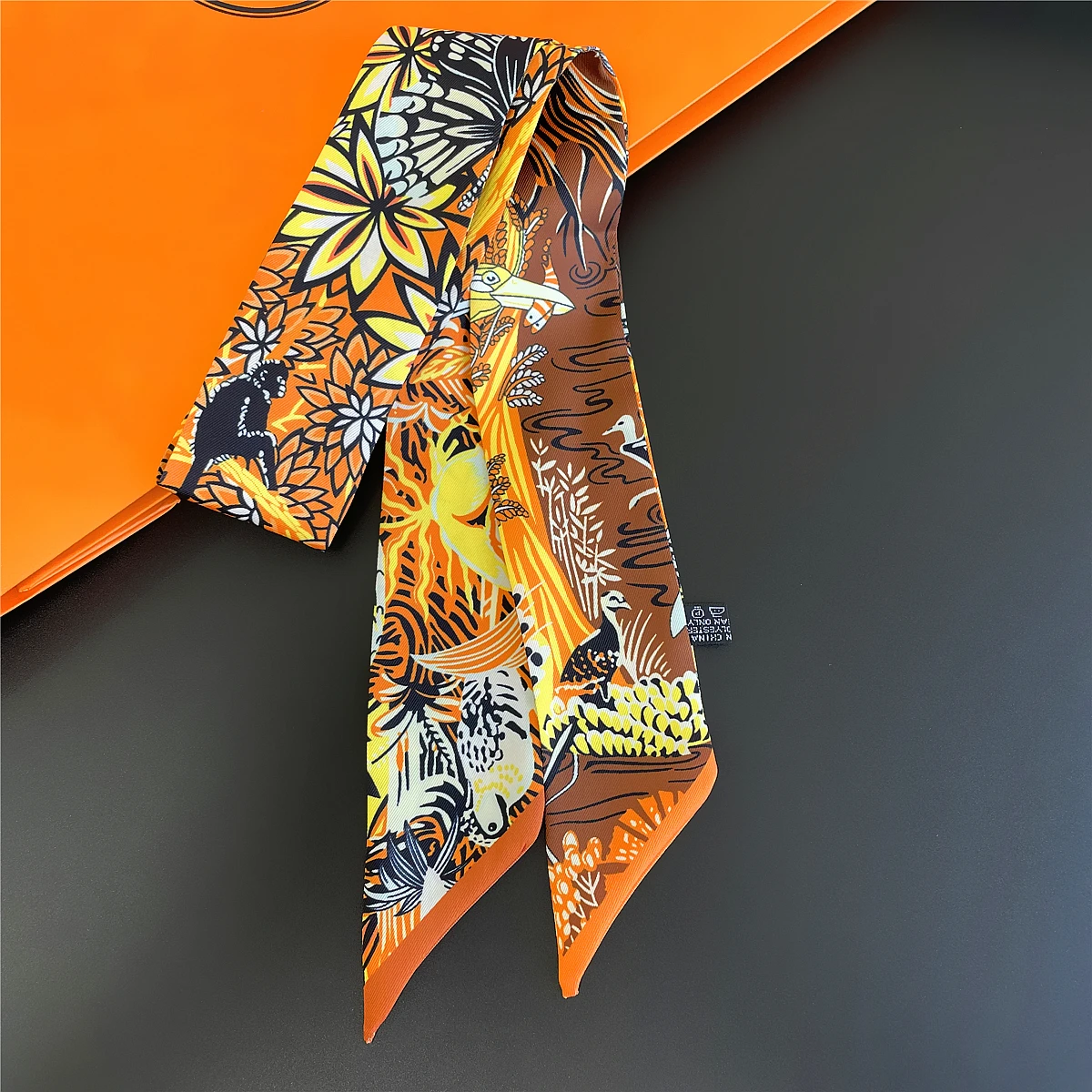 2024 Brand Design Jungle Lion Scarf Women Luxury Silk Scarf Fashion Hair Headband Foulard Skinny Bag Scarves Neckerchief