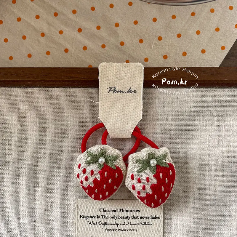 Korean Bangs Clips 2pcs Set with Hair Bands Cute Strawberry Heart Fabric Clips for Girls No Snag High Elastic New 2025
