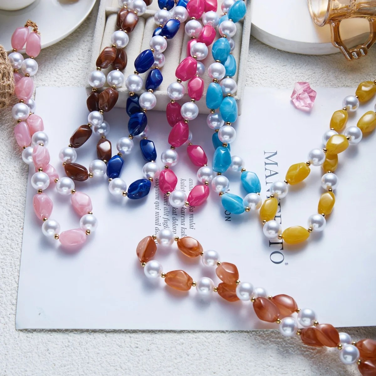 Französische sanfte barocke Halskette mit simulierten Perlen aus rosa Harz für Damen und Herren, elegante, süße, unregelmäßige Perlen, Choker-Schmuck, Geschenk – Detail 20