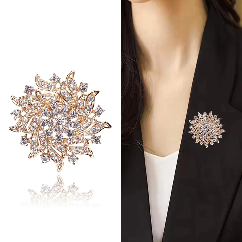 New Gold-color Rhinestone Flower Brooch Women\'s Popular High-end Corsage Banquet Jewelry Accessories Brooches for Women