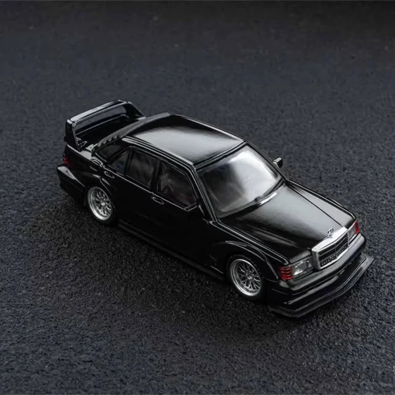 Dcm 1:64 Scale 190E…