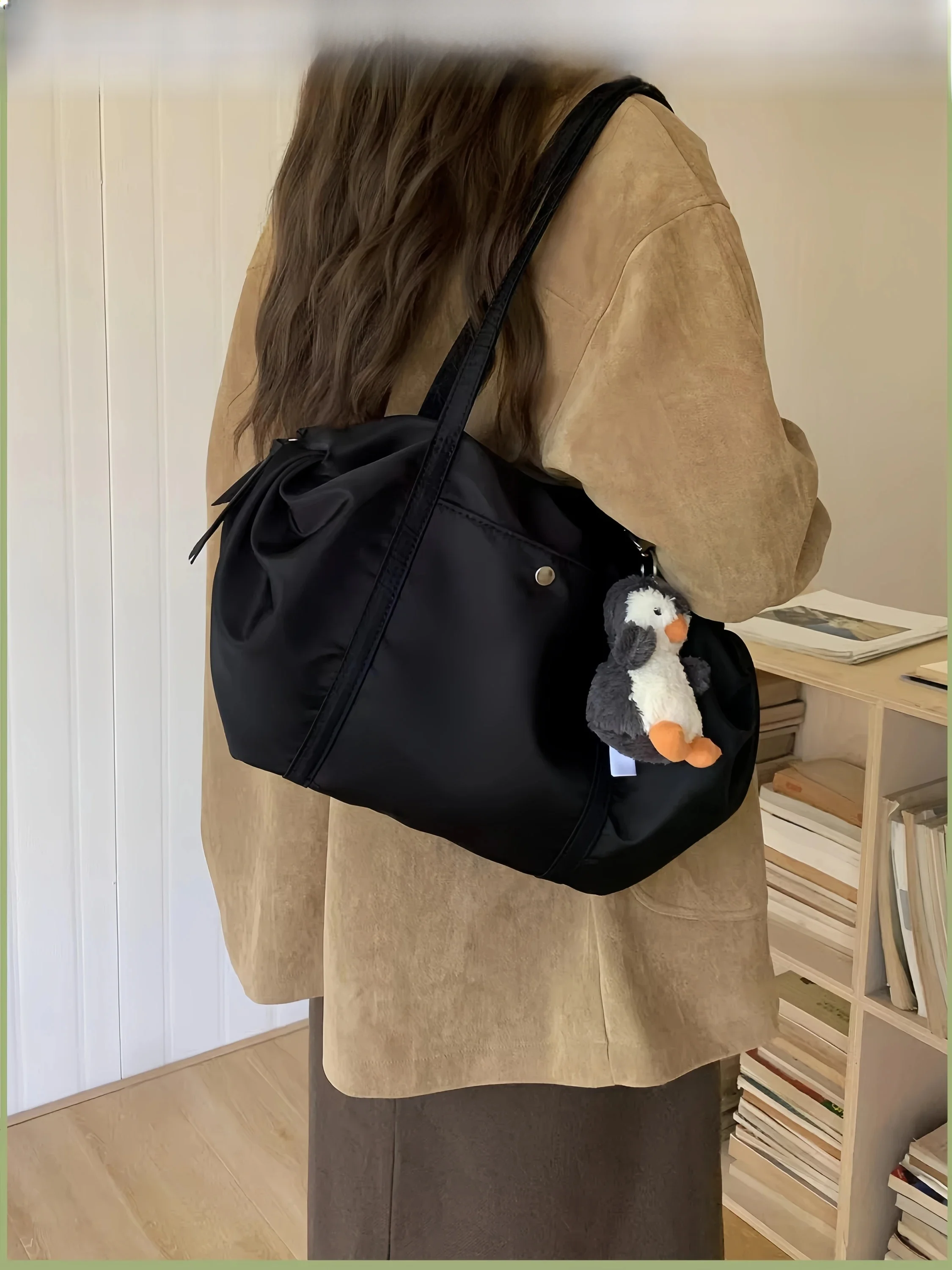 large-capacity-nylon-dumpling-shape-shoulder-bag-for-commuting-and-traveling-ballet-yoga-casual-simple-style-women's-bag