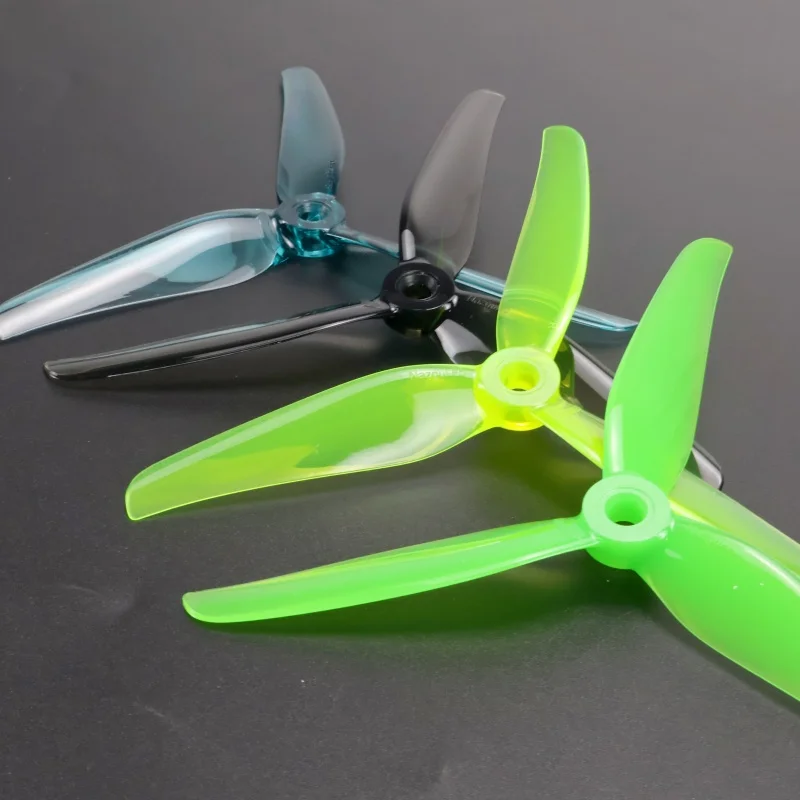 2 pairs of iFlight Nazgul F5 5-inch three-blade propellers with 5mm hole position, suitable for 5-inch FPV racing drone.