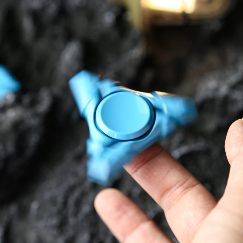 ステンレス鋼指先ハンドスピナーデスクトップおもちゃ ADHD 不安ストレスおもちゃオフィスデスクおもちゃフィジェットスピナー大人のギフト用