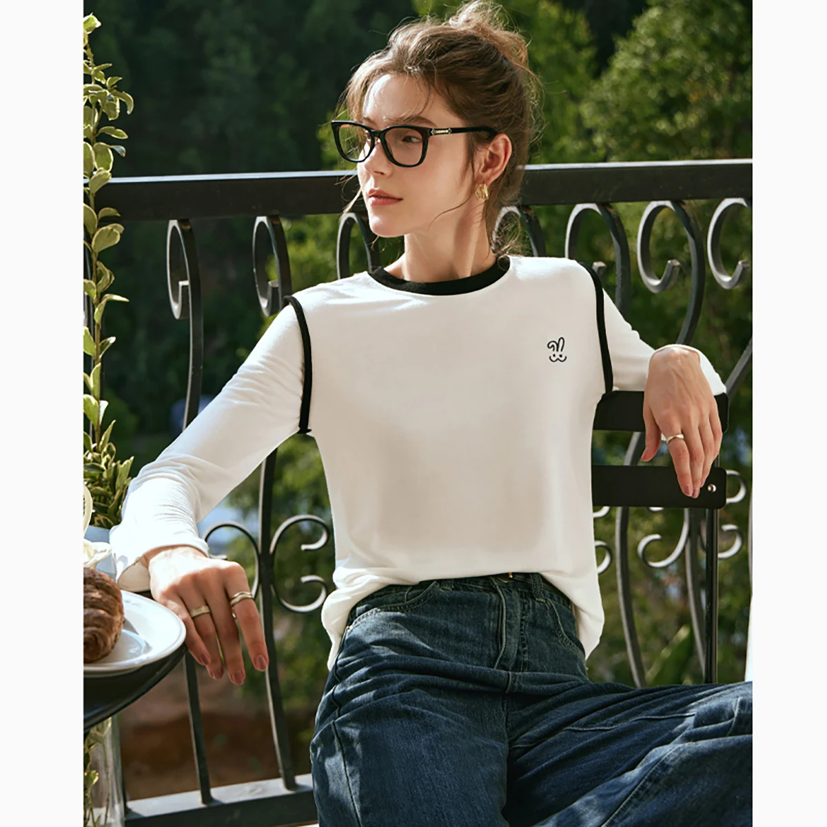 OLrain Embroidery T-Shirts Woman White O-neck Long Sleeve Tees 2026 Autumn New Collection Contrasting Colors Tops O57QT82288
