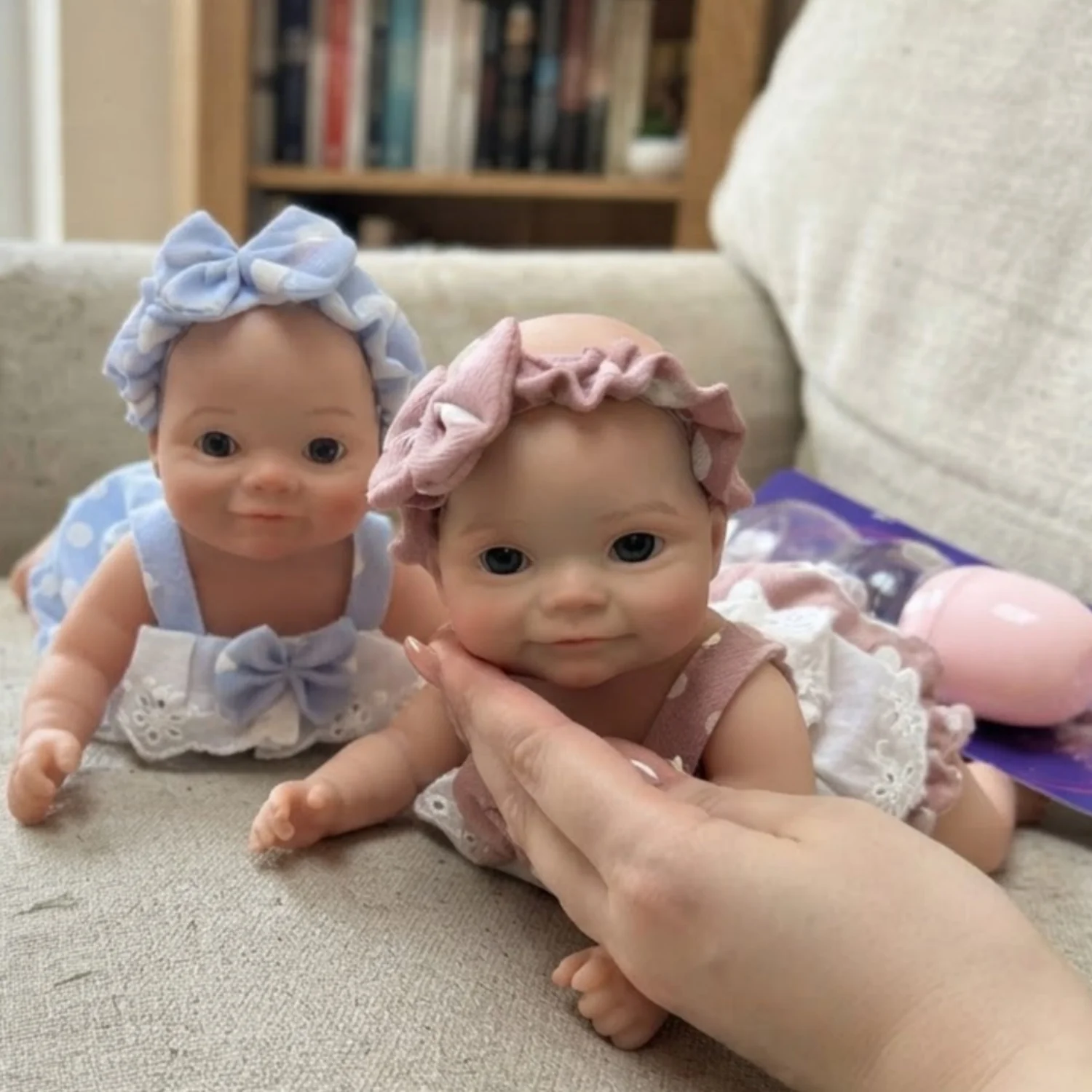 10-inch-anatomically-accurate-reborn-doll-washable-silicone-doll-open-eyes-realistic-smiling-face-newborn-doll-ideal-collectible