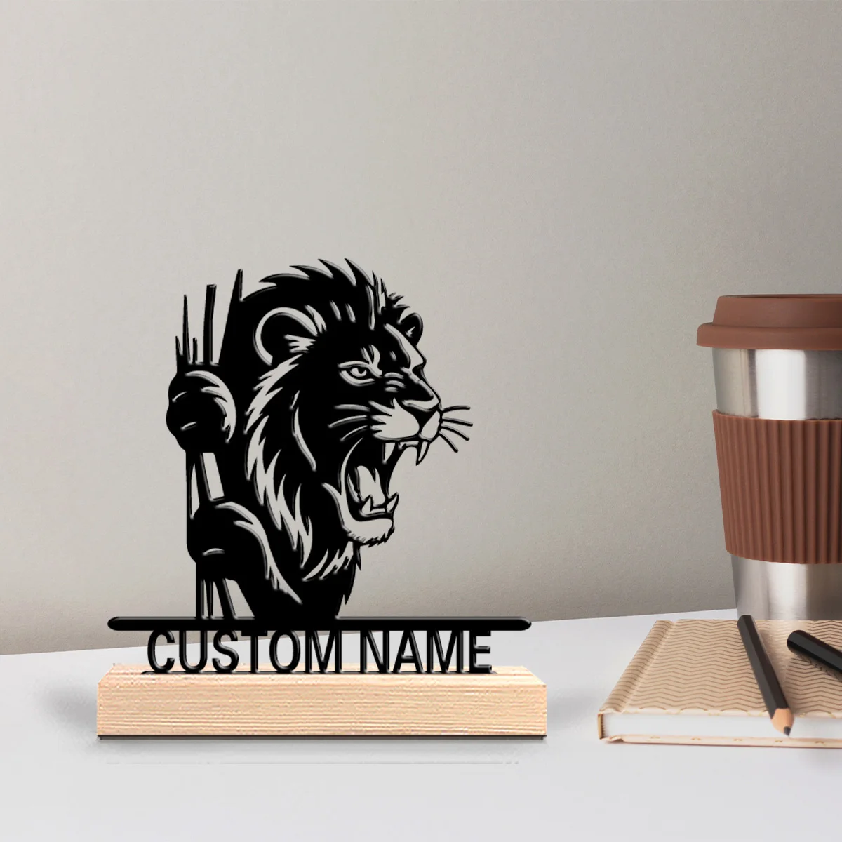1pc Romantic Personalized Custom Lion Metal Statues Modern Wooden Base Desk Sculpture for Nature Lovers Cabin Office Minimalism