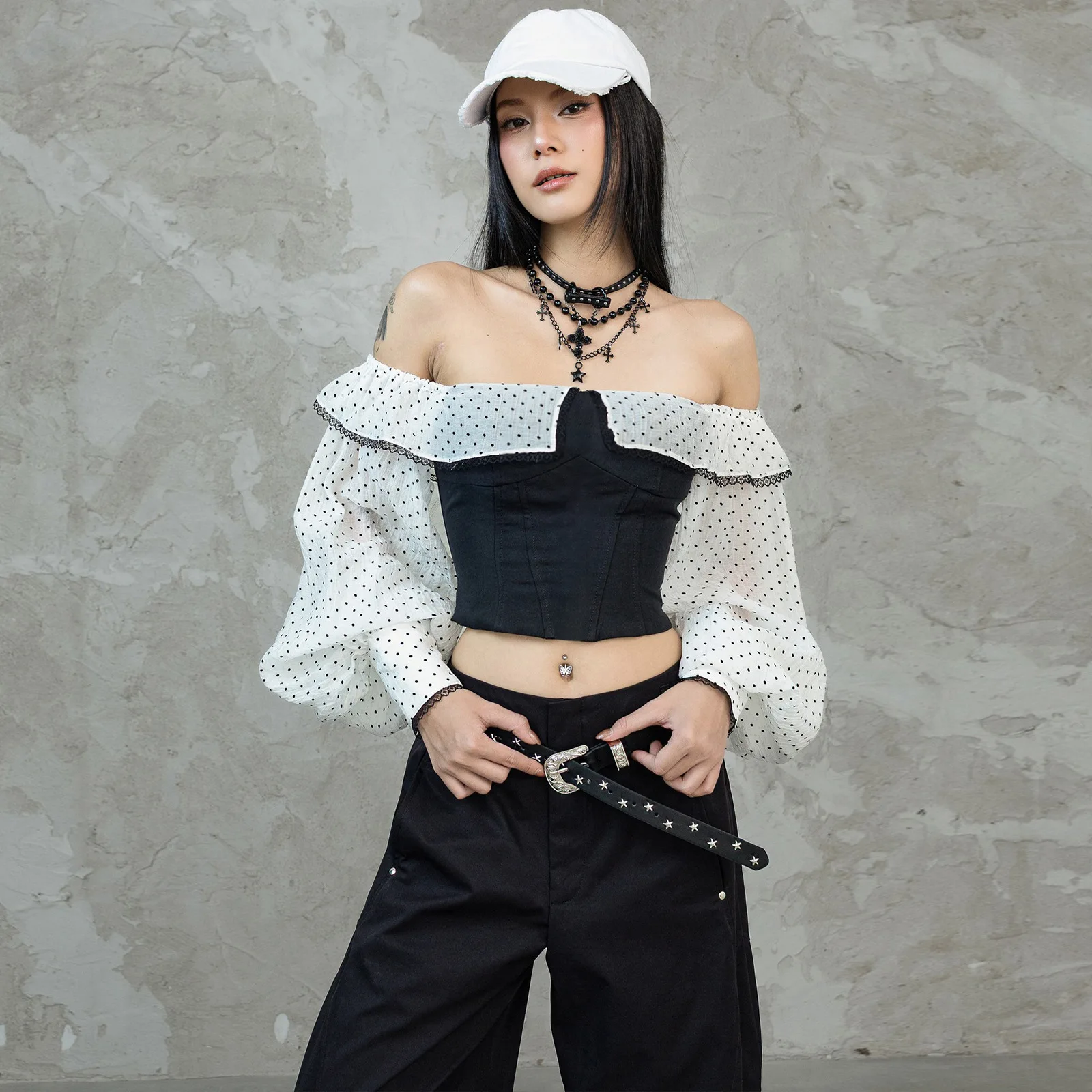 

New One-word Collar Polka Dot Color Matching Slim-fitting Short Navel Top Women