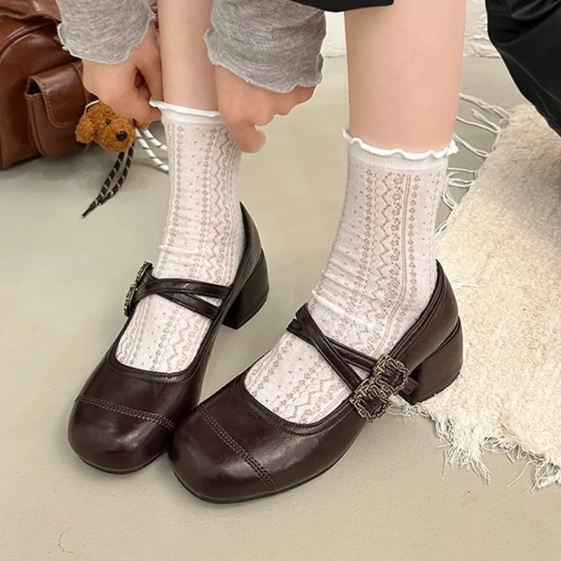 أحذية نسائية الفرنسية ماري جين جديد ريترو ساحة تو تنورة عالية الكعب مشبك المضادة للانزلاق أنيقة مأدبة حذا فردي للسيدات 2025