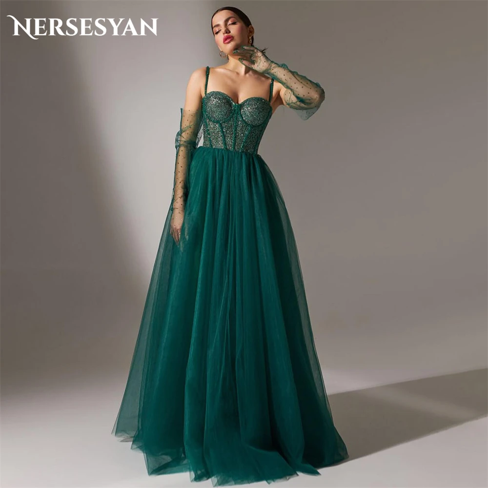 

Nersesyan Emerald Green Glitter Formal Prom Dresses Sweetheart A-Line Spaghetti Straps Evening Dress Backless Shiny Party Gowns