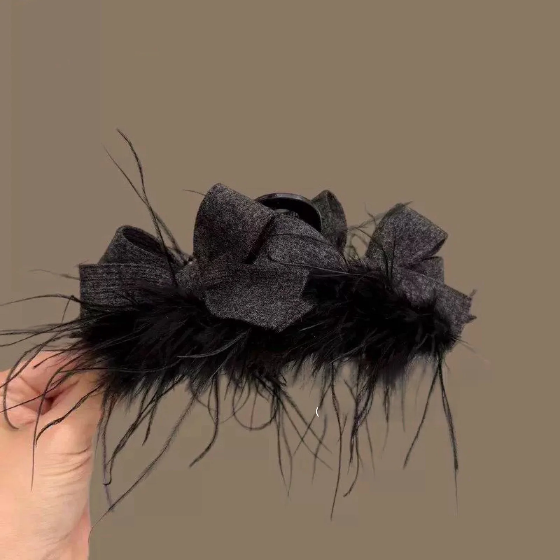 presilha-de-cabelo-de-alta-qualidade-preta-vintage-com-laco-borboleta-e-pena-tipo-garra-de-tubarao-design-exclusivo-aco