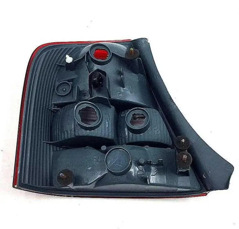 Рисунок 5 - Цельные задние фонари для Mazda