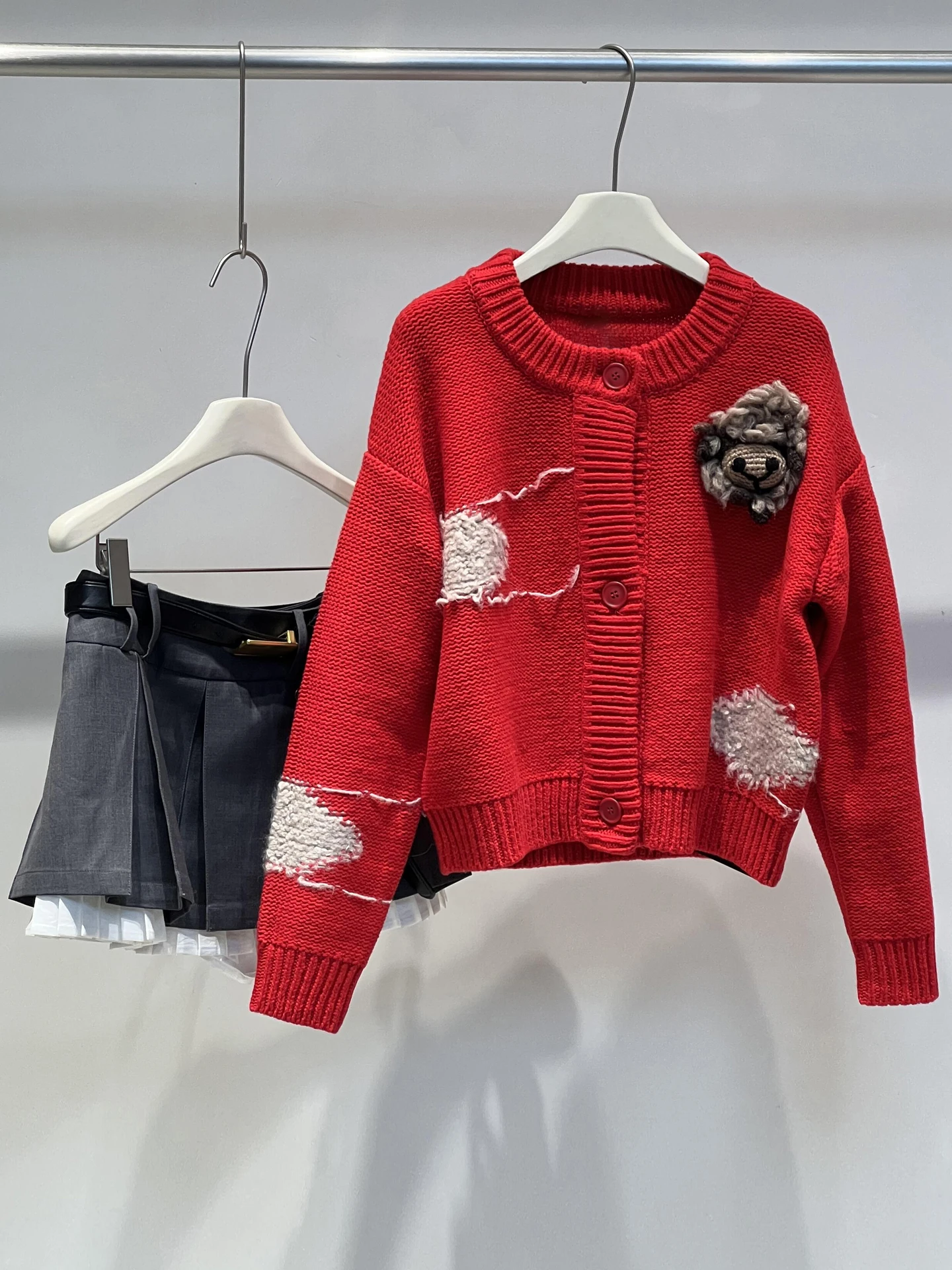 

Весенняя новинка: Элитный женский вязаный кардиган South Oil с цветочным узором, красный, повседневный стиль, стандартный крой