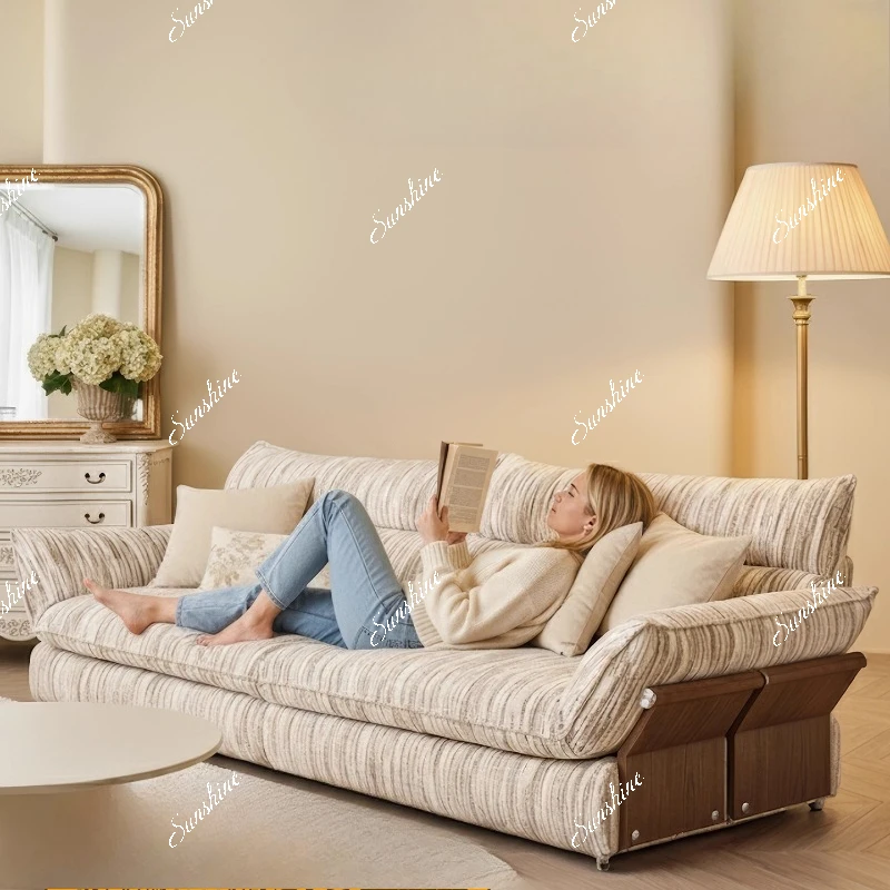 

The small apartment of the retro living room with medieval cotton and linen fabric can be completely disassembled and washed