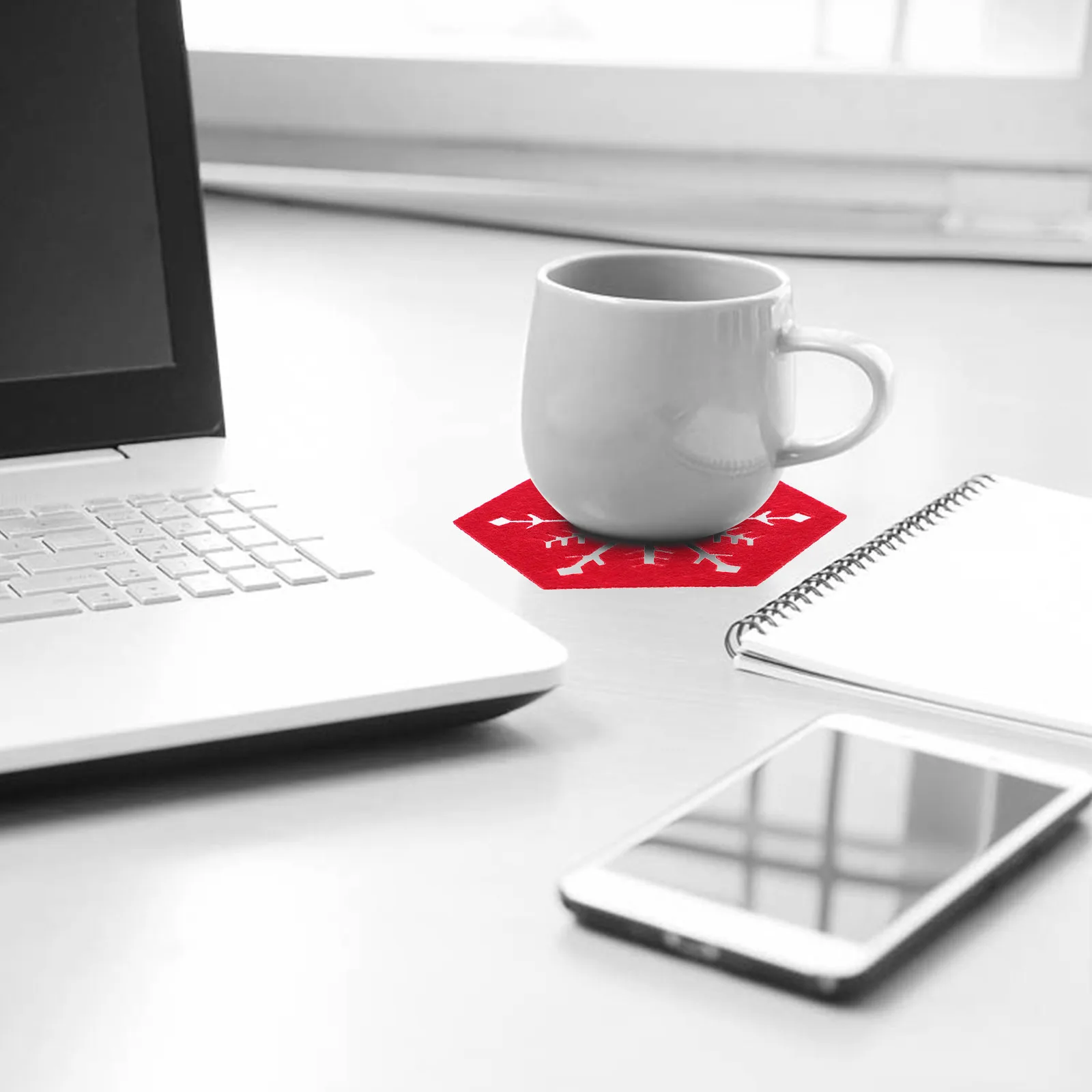 Рисунок 4 - рождественские шестигранные коврики со снежинками