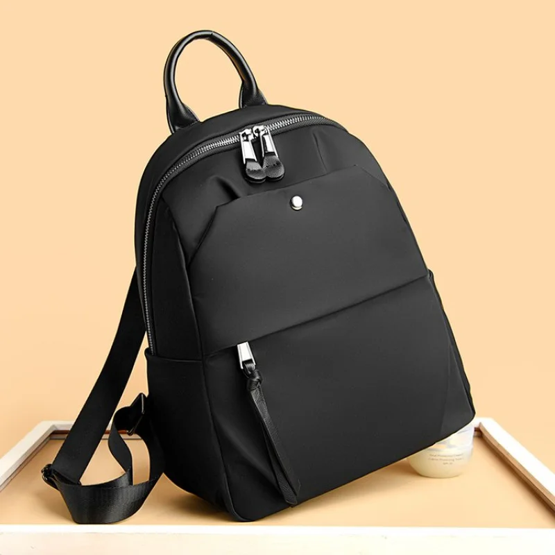 

High-End Luxury Designer Messenger Bag For Women With Large Capacity And Solid Color In Stylish Vintage Look