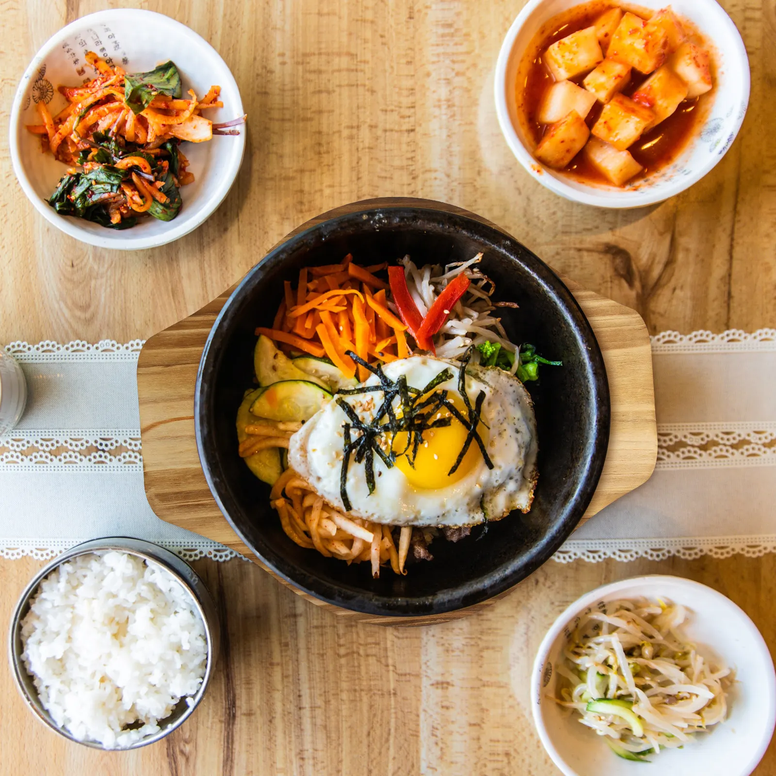 

Набор из 2 подставок для посуды: каменная чаша и деревянная подставка, термостойкие, для дома, многофункциональные, для кастрюль и сковородок, для кухни и стола