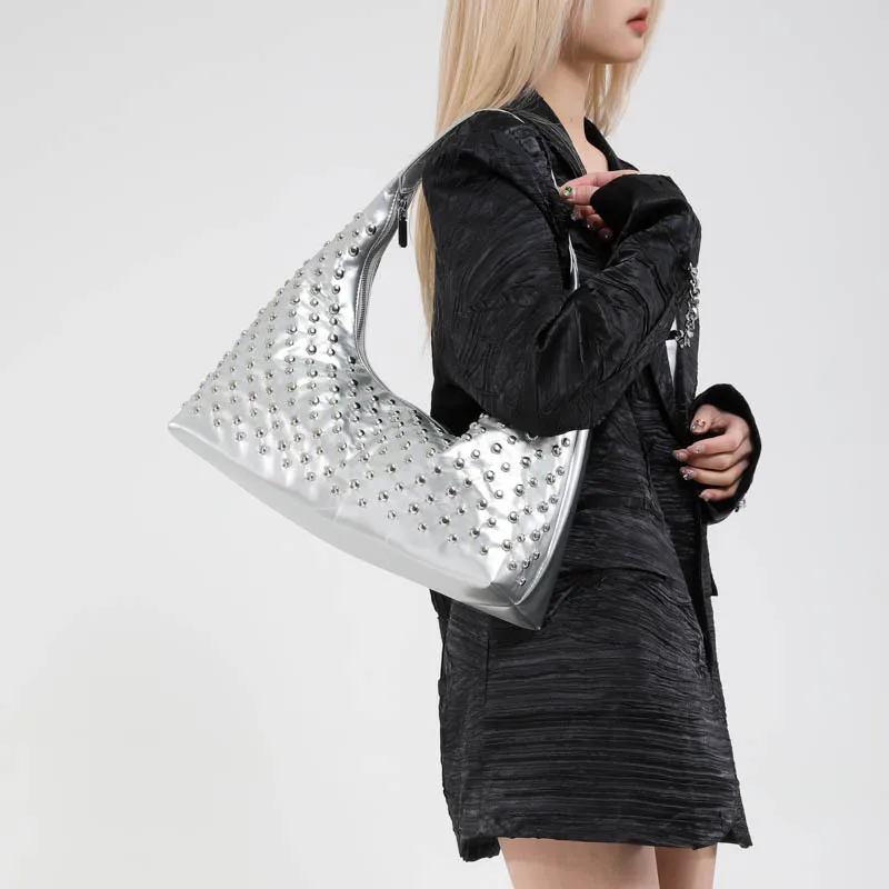 

Fashion Punk Style Rivet Tote Bag Women's Hot Selling Designer Large Capacity Fashion Versatile Commuter Shoulder Bag