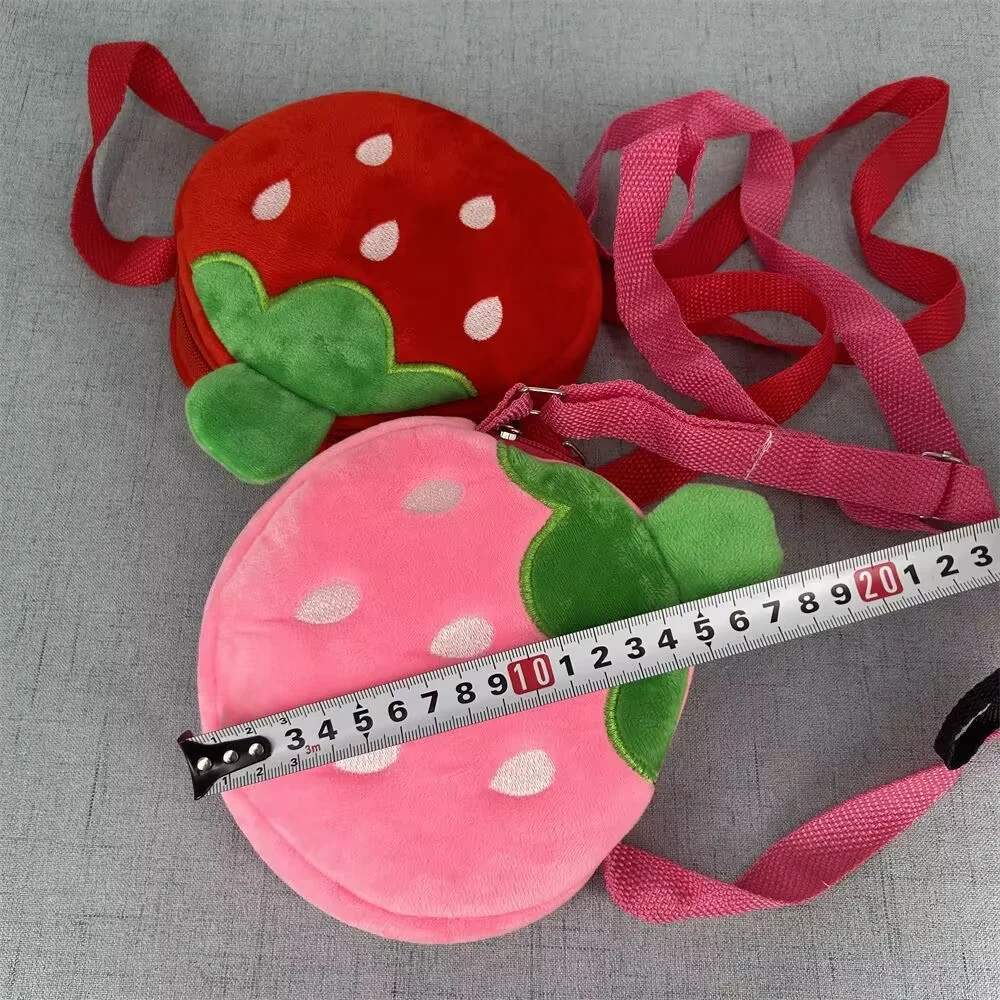 2 ألوان، حقيبة جديدة لطيفة على شكل فراولة من القطيفة بطول 14 مترًا، حقيبة عملات المعدنية، حقيبة كتف، محفظة للعملات المعدنية