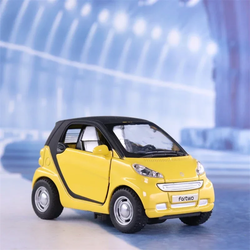 1:36 Smart Fortwo Toy Vehicles Diecast Model Cars-Toy For Children Metal Cars For Brithday Decoration E172