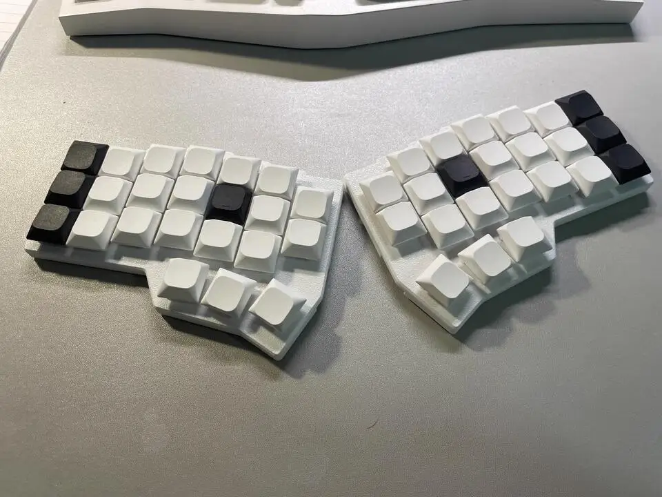

CORNE V4.1 Wireless Split Keyboard Kit CHOC kailh Low Profile switch VIAL Custom Hot Swap Ergonomic Gaming Mechanical Keyboards