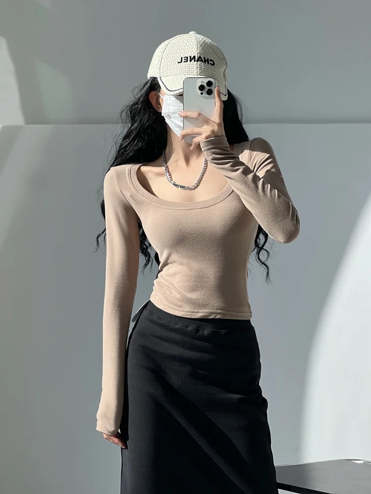 قميص نسائي ضيق بأكمام قصيرة وياقة على شكل حرف U للربيع والخريف، تي شيرت أحمر بأكمام طويلة مرن ومريح وناعم للارتداء اليومي