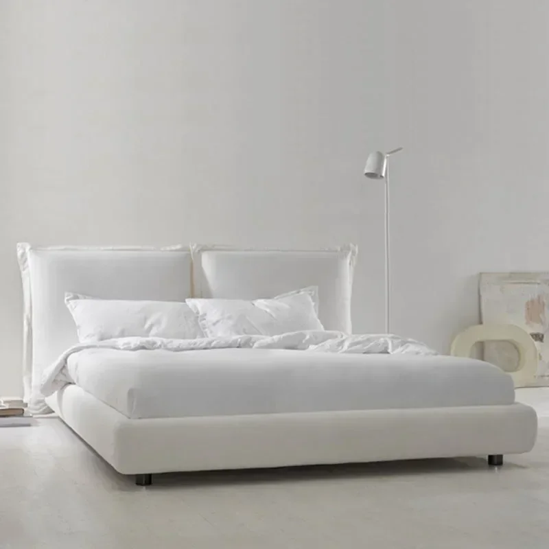 Master bedroom white thick cushion soft bed model room B & B 1.5 meters 1.8 meters fabric bed