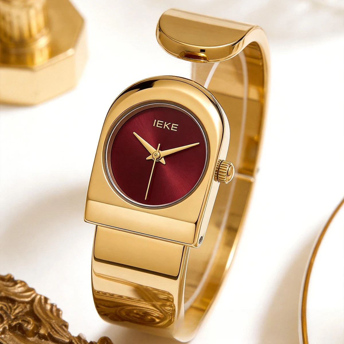 

Luxury Niche Gold Bangle Watch for Women, Retro Medieval Style Quartz Watch, High-end Elegant Vintage Fashion Ladies Wristwatch