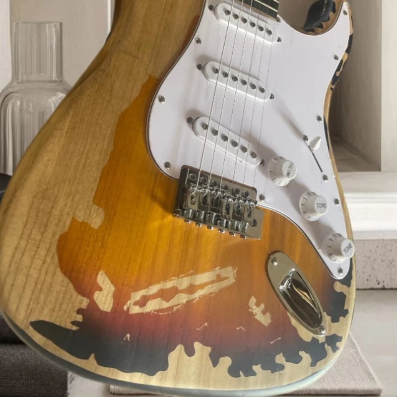 Brown Heavy ST0S Electric Guitar Hand Worn Distressed Finish SSS Pickups White Pickguard Vintage Tremolo System Free Shipping
