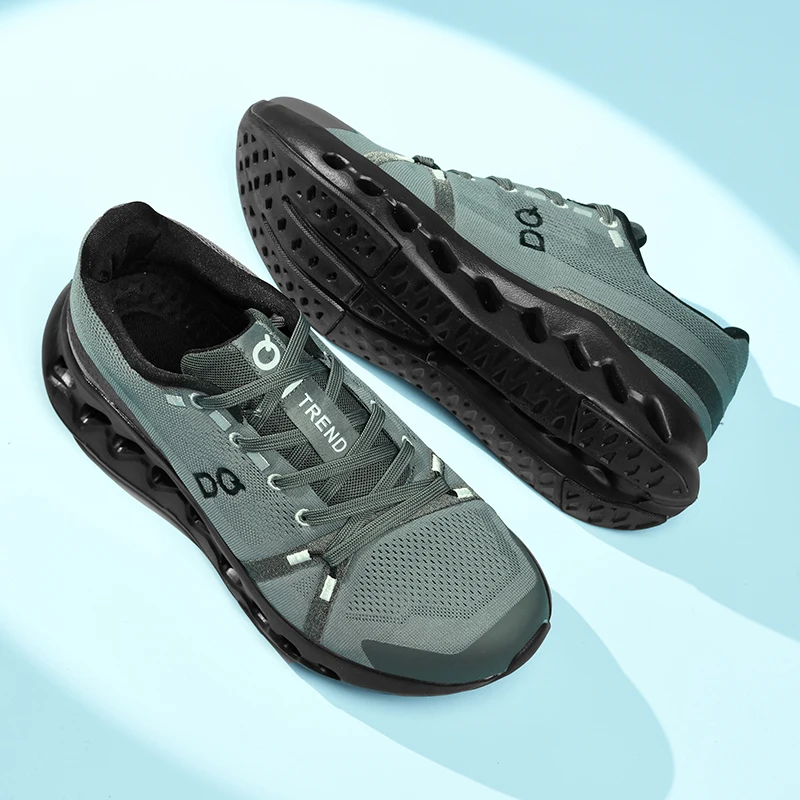 

New stylish and comfortable running shoes with soft soles: versatile and fashionable casual sneakers