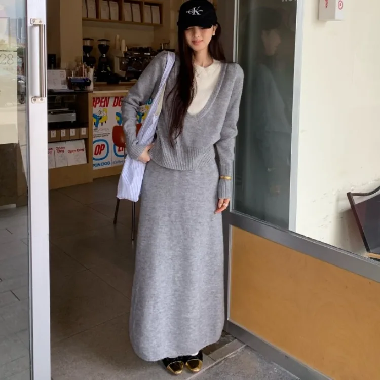 

Корейский шикарный осенне-зимний простой универсальный комплект из двух предметов, свитер на голову, топ, эластичная юбка, комплект из двух предметов для женщин