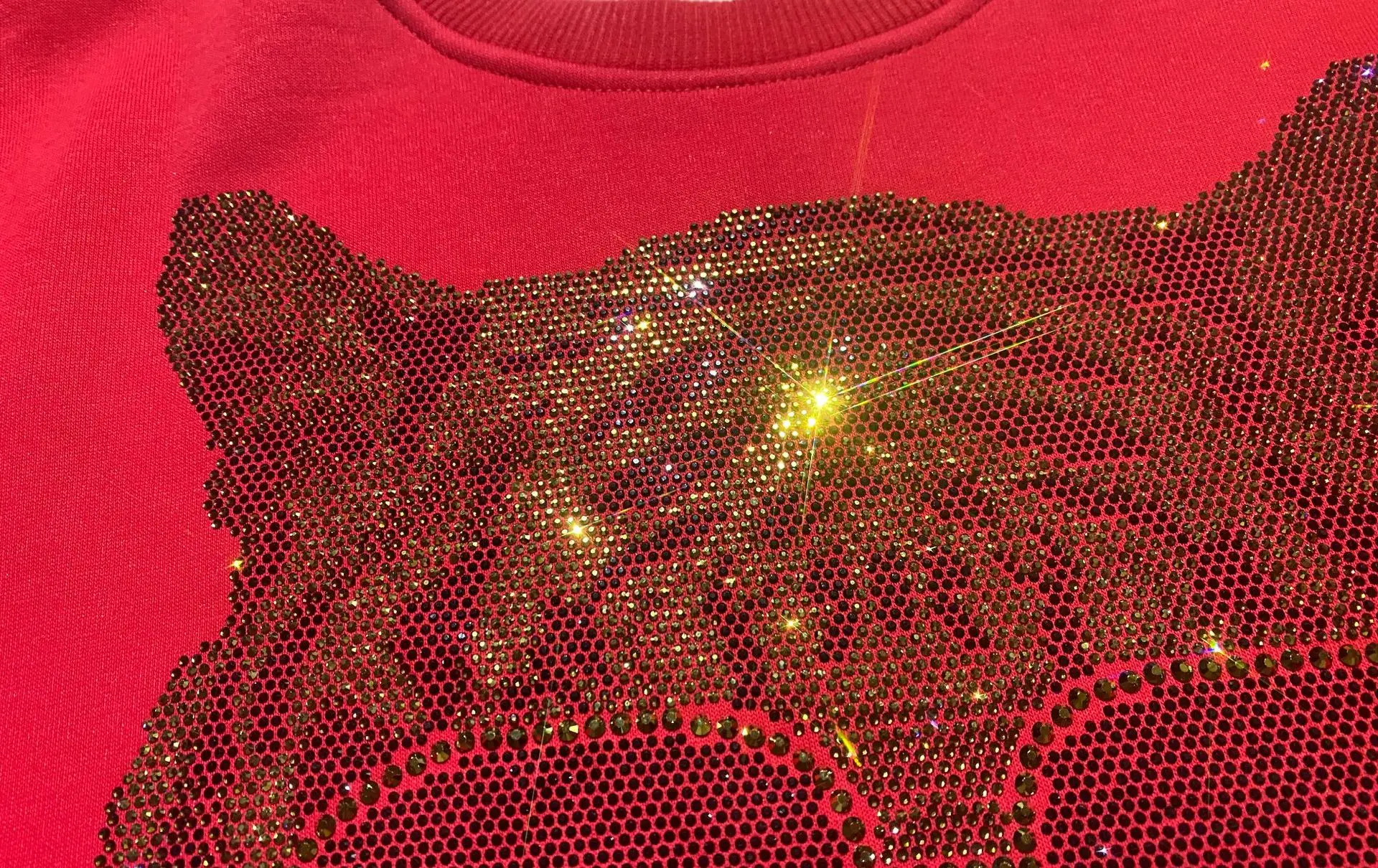 เสื้อฮู้ดดี้กำมะหยี่หนานุ่มทรงโอเวอร์ไซส์สำหรับผู้หญิง เสื้อผ้าฤดูหนาว ลายการ์ตูนเสือเพชร เสื้อถักทรงหลวม เสื้อสเวตเชิ้ต