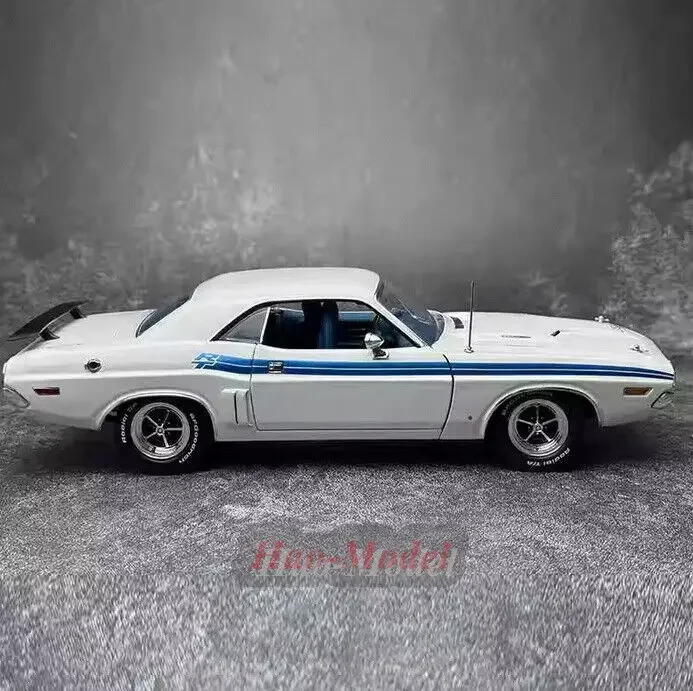 ACME 1/18 For Dodge Challenger R/T 383 Magnum 1971 Car Model Alloy Diecast Simulation Toy Birthday Gift Hobby Display Ornaments