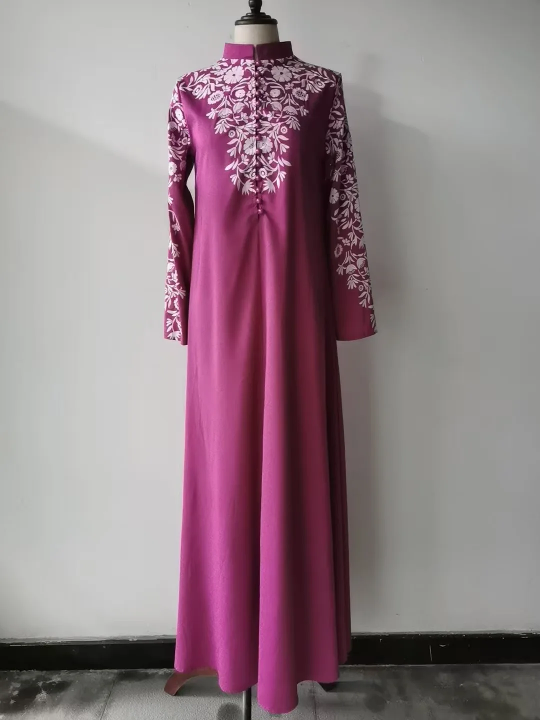Autumn Muslim Dress Floral Embroidery Stand Collar Dress Muslim Abayas Women Turkey Middle East Femme Robe Dubai